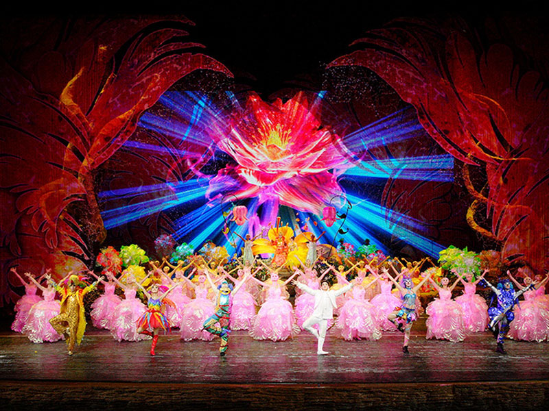 Gtek LED Display succeed present in Changzhou Dinosaur Grand Theater large-scale multi-body dance show 