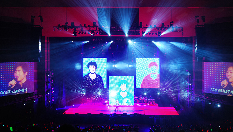 Gtek Curtain LED Display graces Hu Anson Concert at Taiwan International Convention Center
