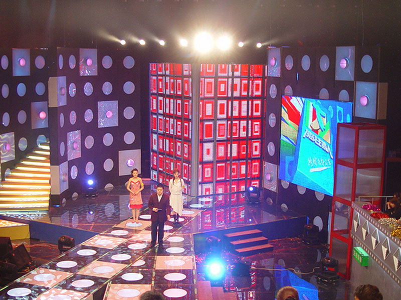 Gtek LED Curtain graces CCTV CCTV Challenge Host Program in 2002