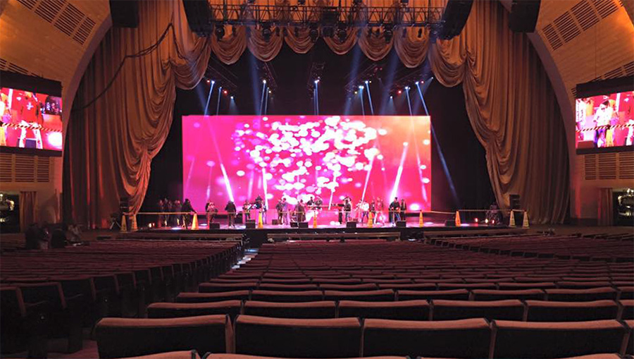 Gtek Flexible LED display InnoPix S05 Graces the Radio City Music Hall